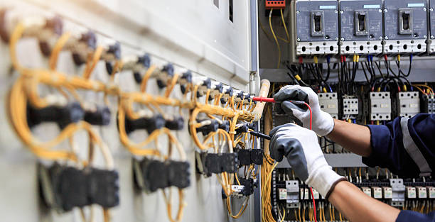 Professional Electrician technician working in Grimes, IA